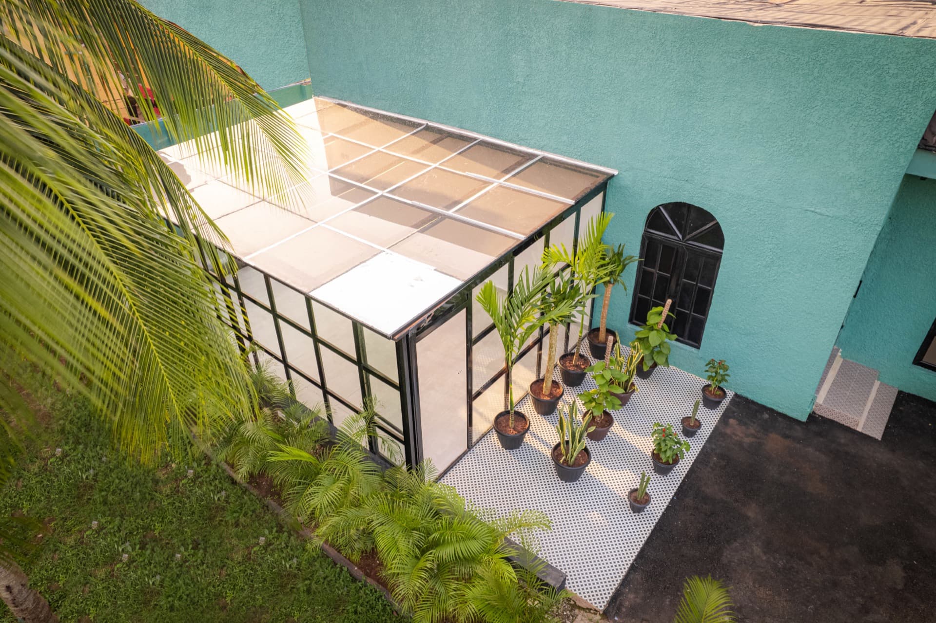 The Glass House overlay